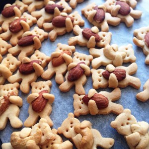 cute-hugging-bear-cookies-maa-tamagosan-13